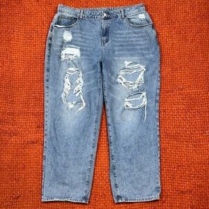 SHEIN Curve Distressed Jeans